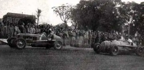 Carrera del 2 de mayo de 1948 en la rambla de Mercedes, ganada por Fangio
